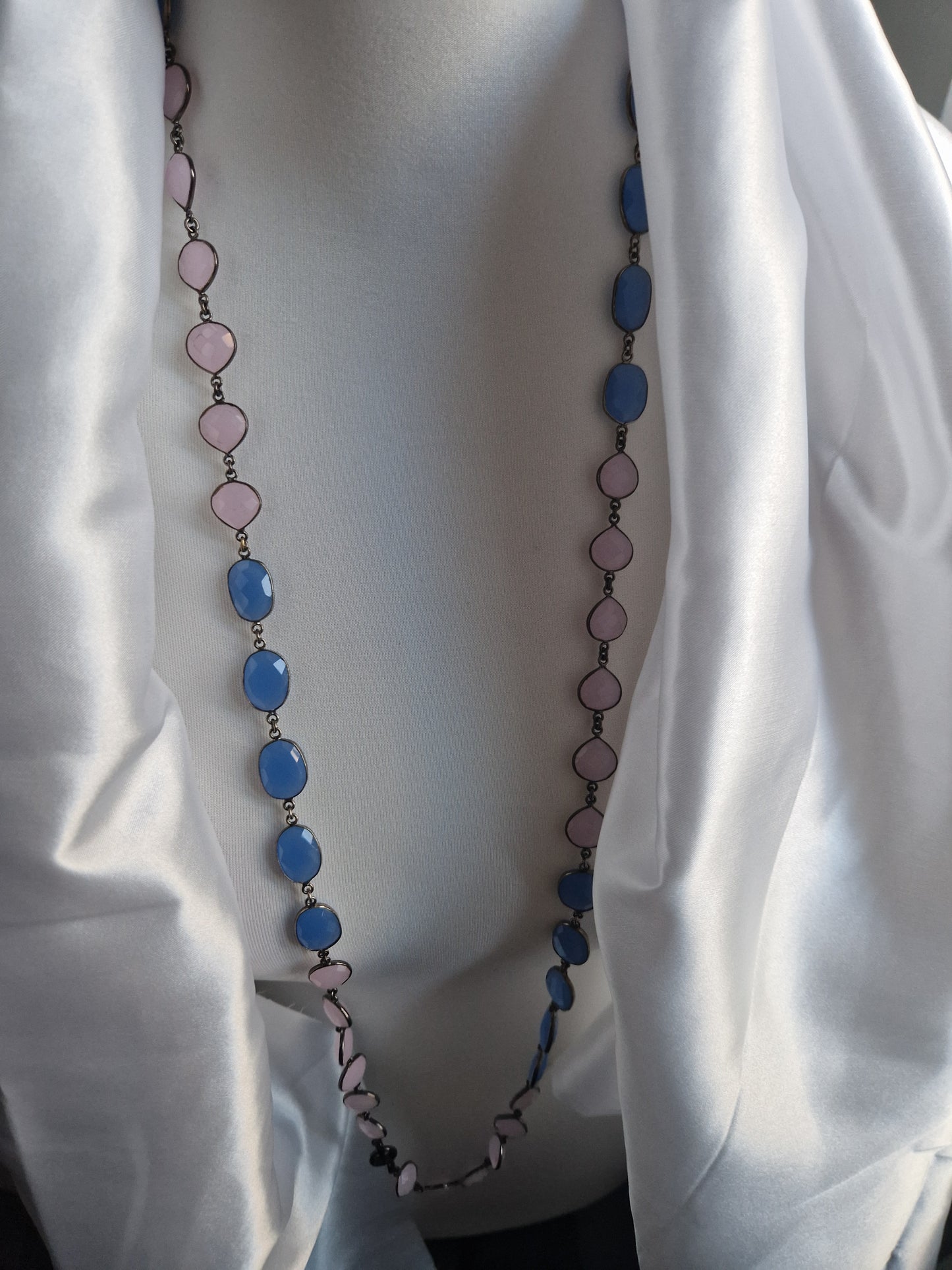 Long Necklace with Hard Stones in Teal and Pink 