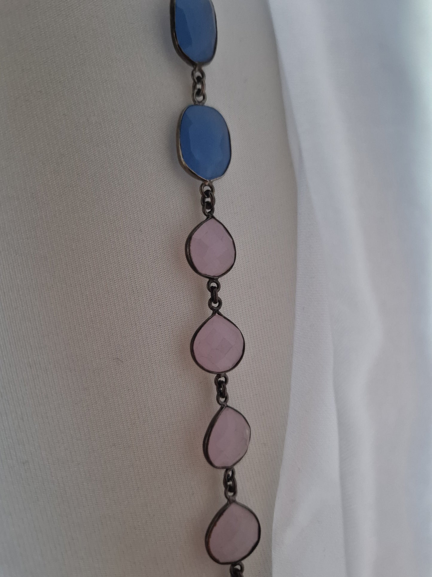 Long Necklace with Hard Stones in Teal and Pink 