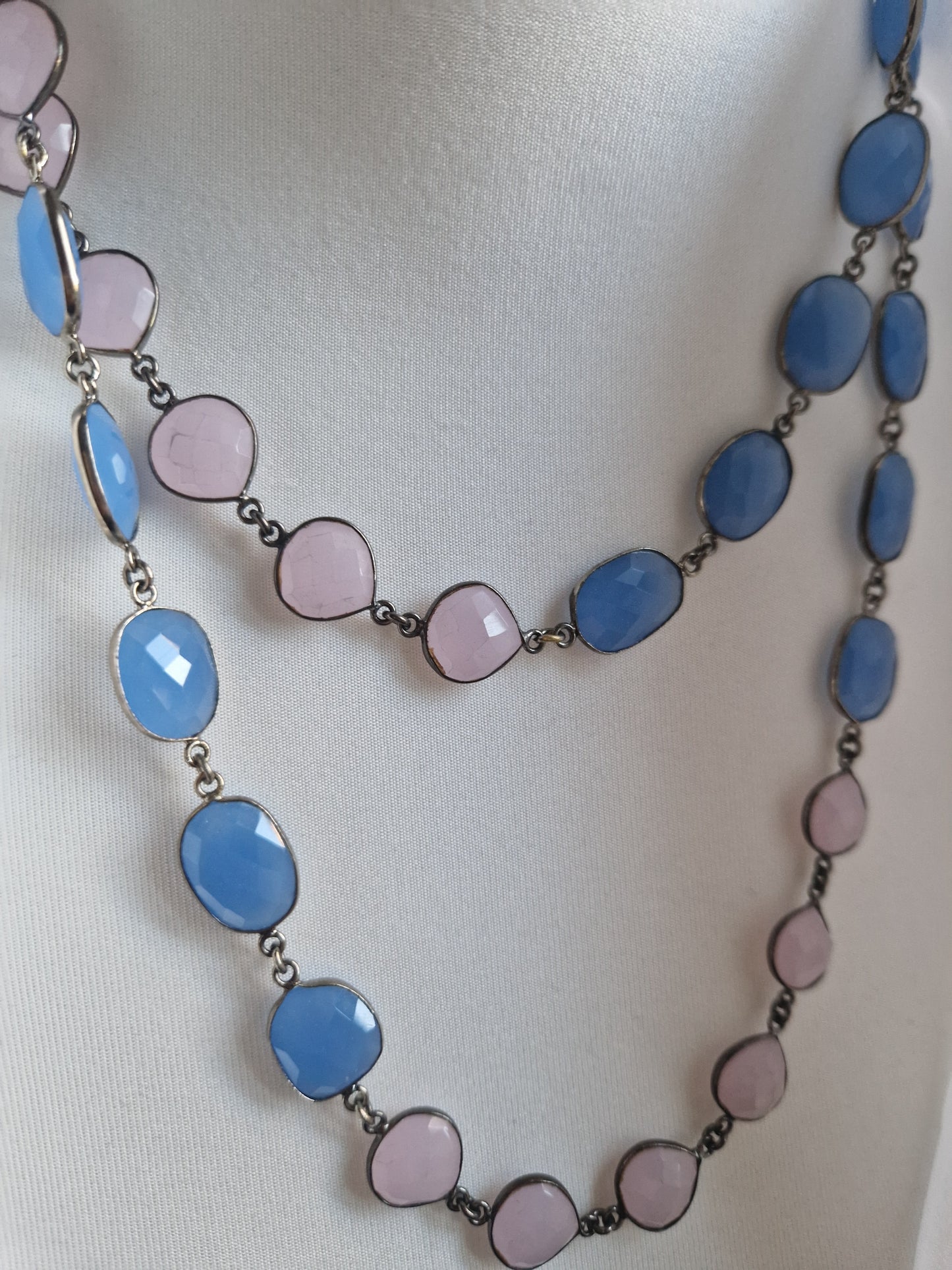 Long Necklace with Hard Stones in Teal and Pink 