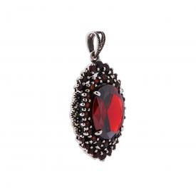 Thai Ethnic Pendant with Garnet, in 925 Silver