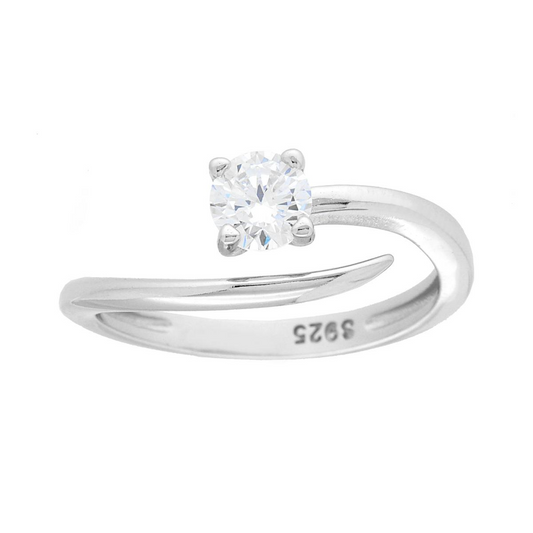 Anello in argento S925 con una singola pietra di zirconia cubica rotonda, incastonata a sbalzo.