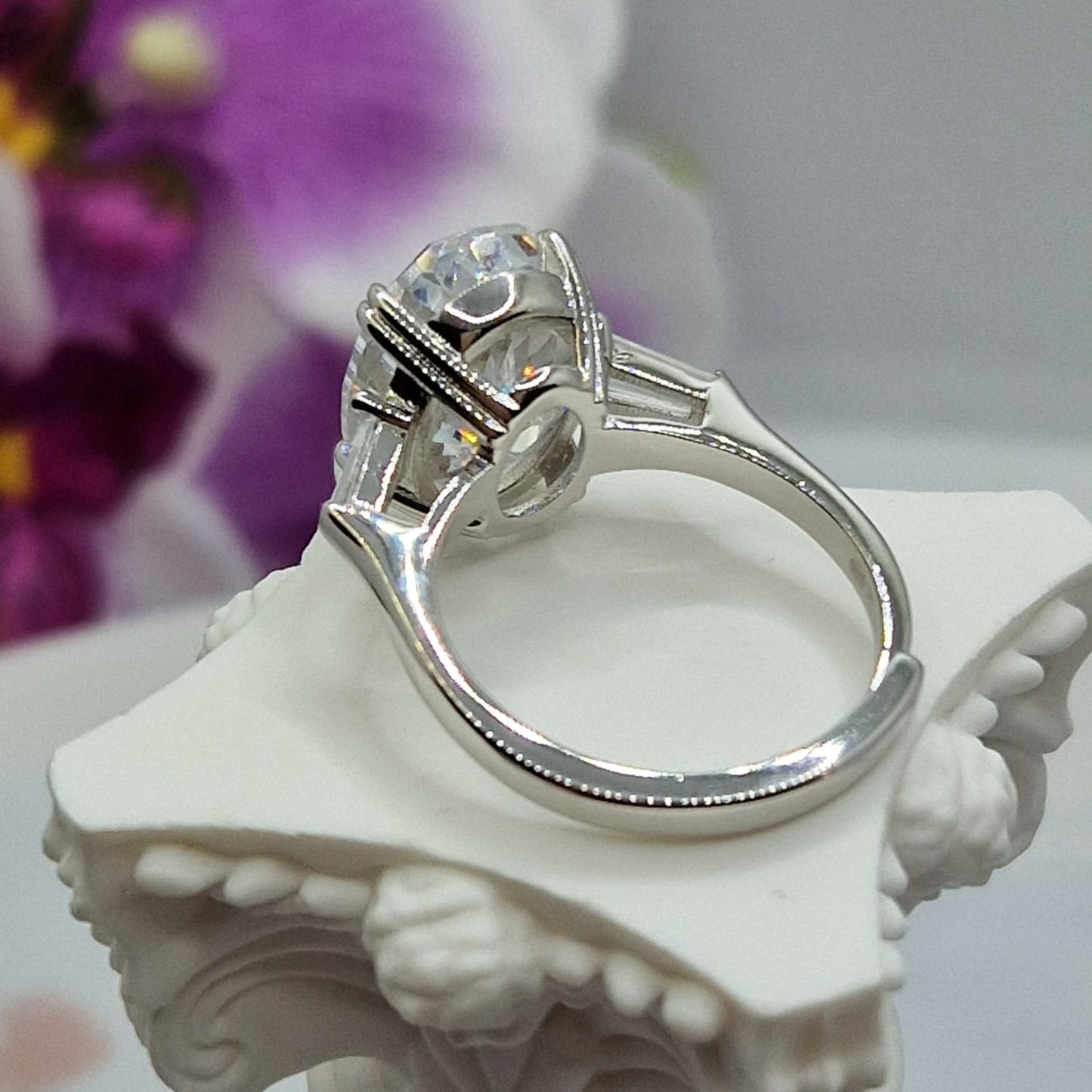 Anello Ovale Big, in Argento S925 e Zirconi