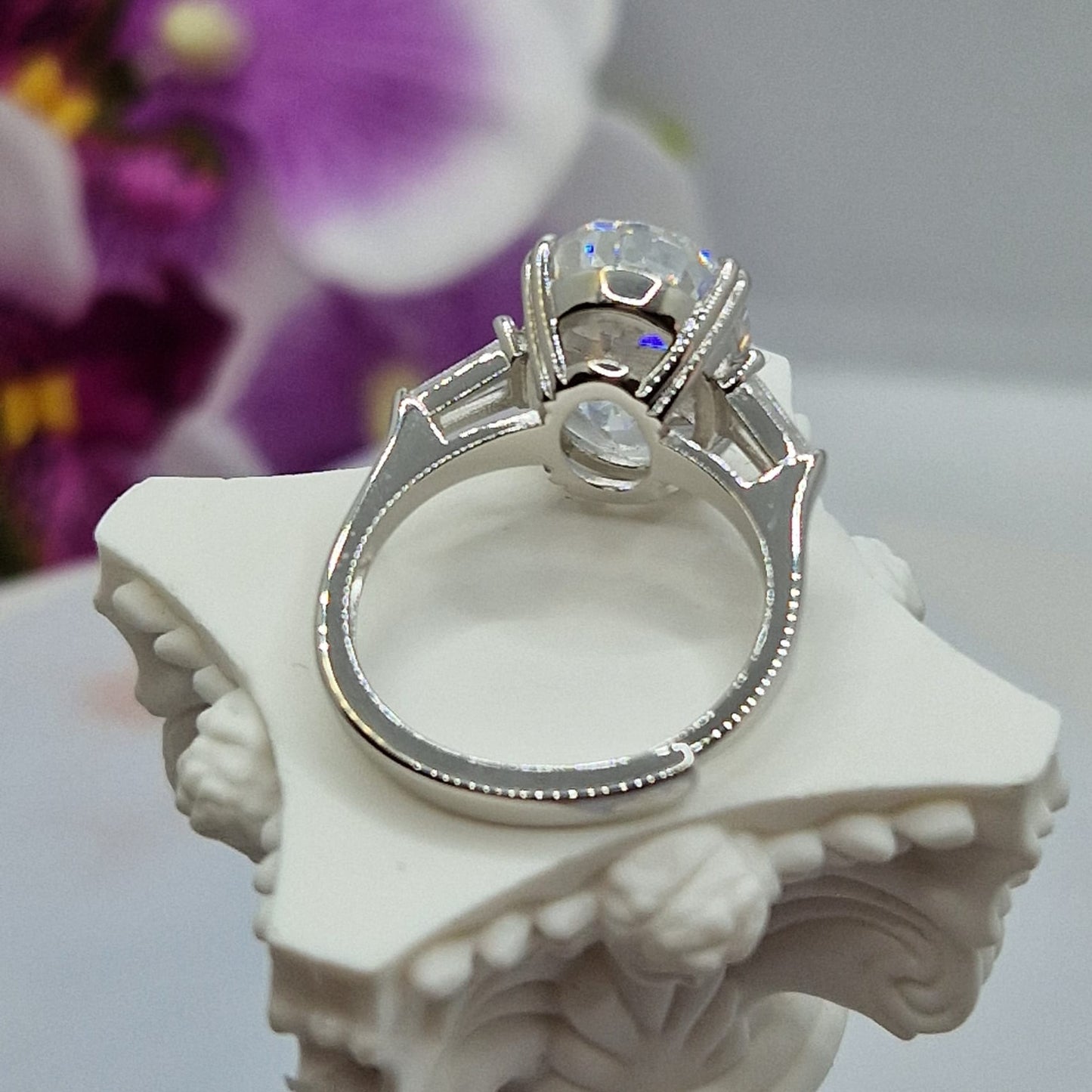 Anello Ovale Big, in Argento S925 e Zirconi