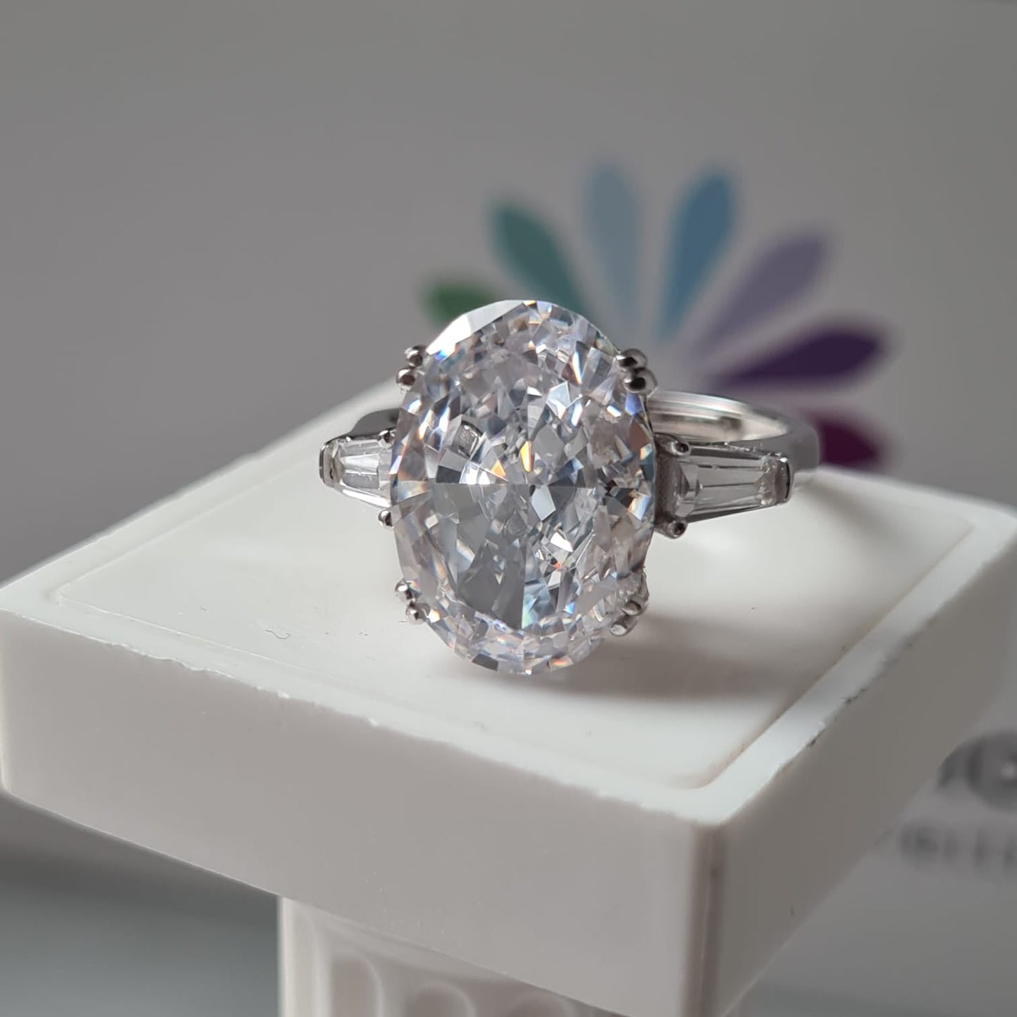 Anello Ovale Big, in Argento S925 e Zirconi