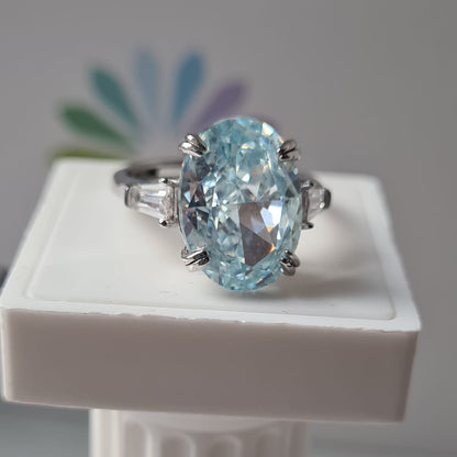 Anello Ovale Big, in Argento S925 e Zirconi