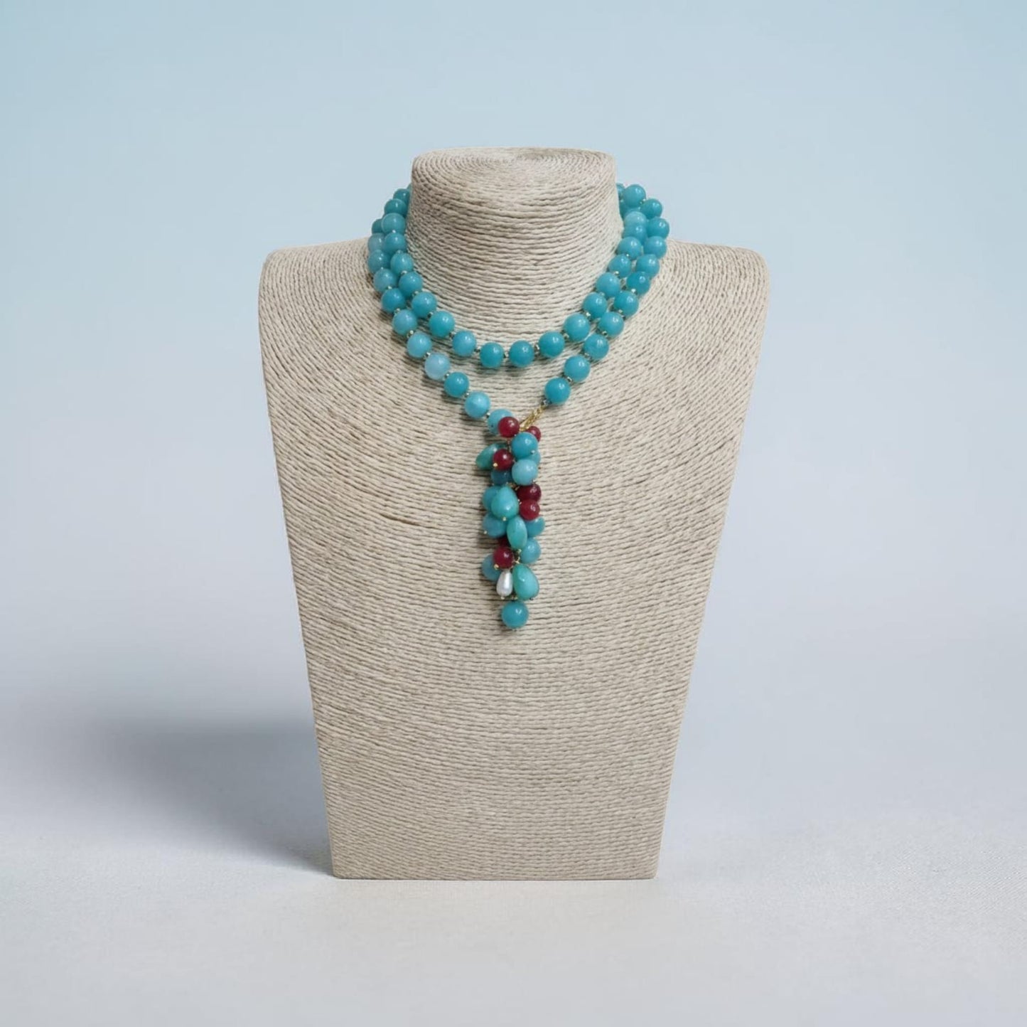 Collana Lunga con Ciondolo a Grappolo in Pasta di Turchese, Perle e Granato