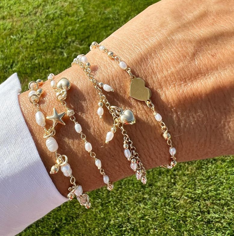 Bracciale con Perle Naturali e Ciondolo Centrale - Elegante Gioiello Artigianale