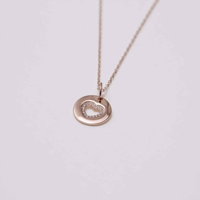 Heart Shaped Necklaces: Elegance and Sentiment in Every Detail