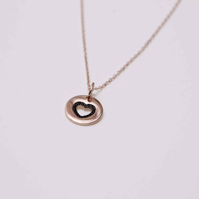 Heart Shaped Necklaces: Elegance and Sentiment in Every Detail