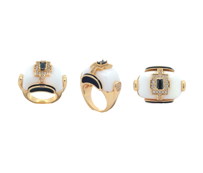 Anello Modello KASKO con Smalto Bianco e Zircone Nero