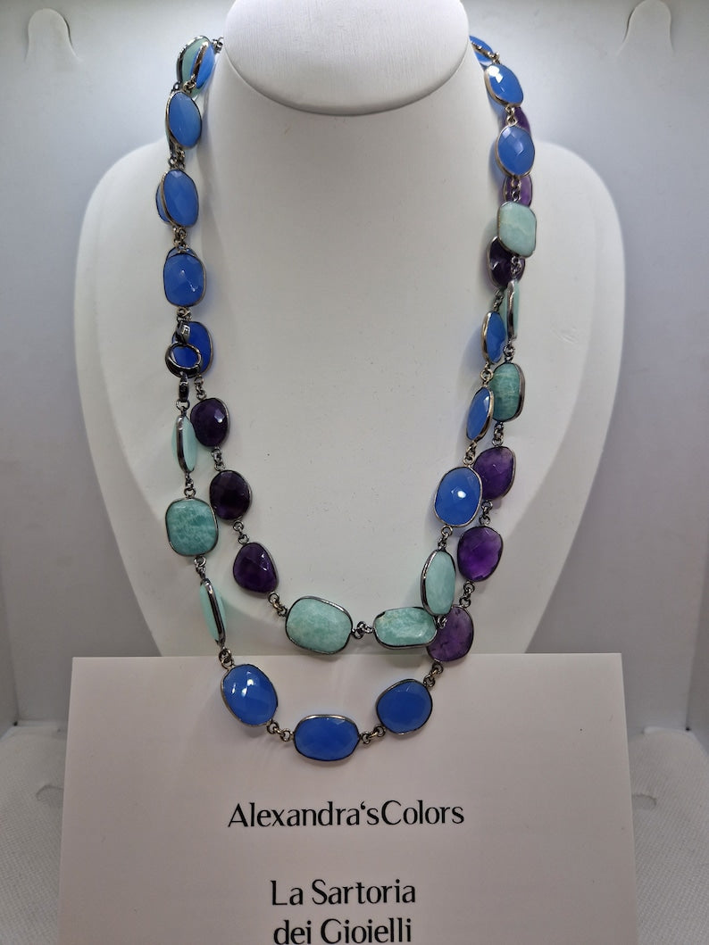 Long necklace of semi-precious stones