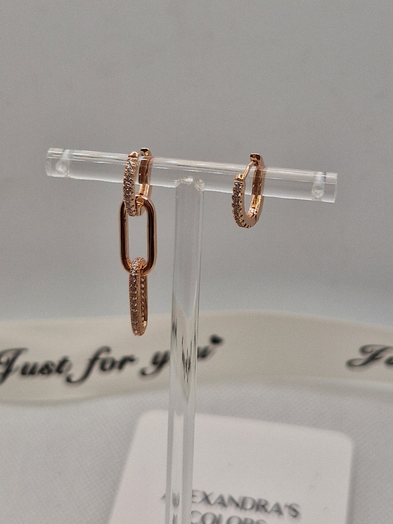 Asymmetric chain earrings 