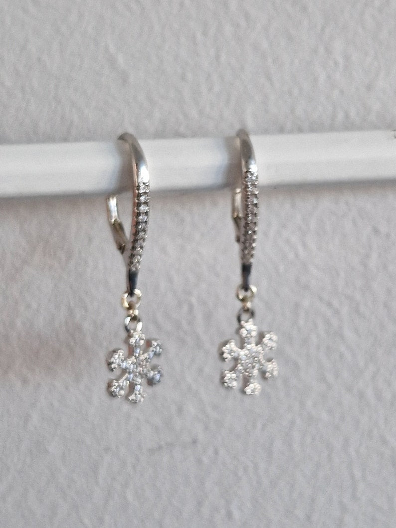 Snowflake earrings