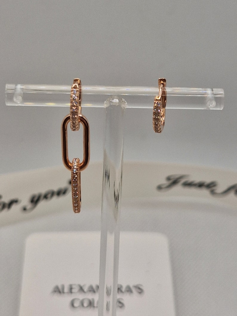 Asymmetric chain earrings 