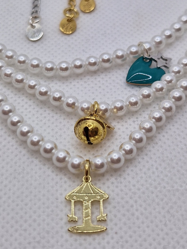 Pearl necklaces and pendant