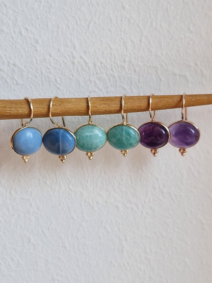 Oval earrings with semi-precious stones