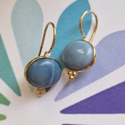 Oval earrings with semi-precious stones