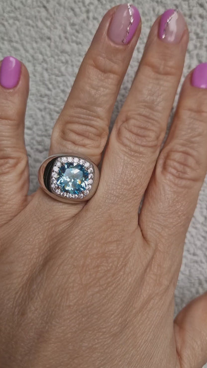 Chevalier Ring with Blue Square Stone