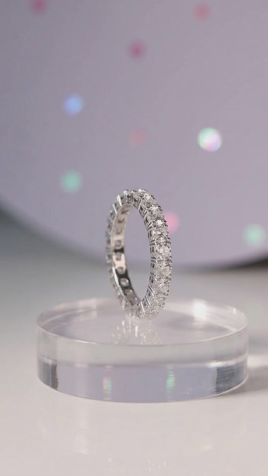 Anello Veretta Infinity in MOISSANITE USA, in Argento S925