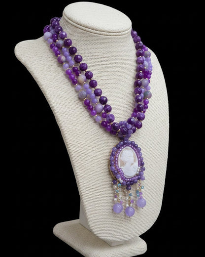 Collana di Pietre di Ametista e Cameo Prezioso