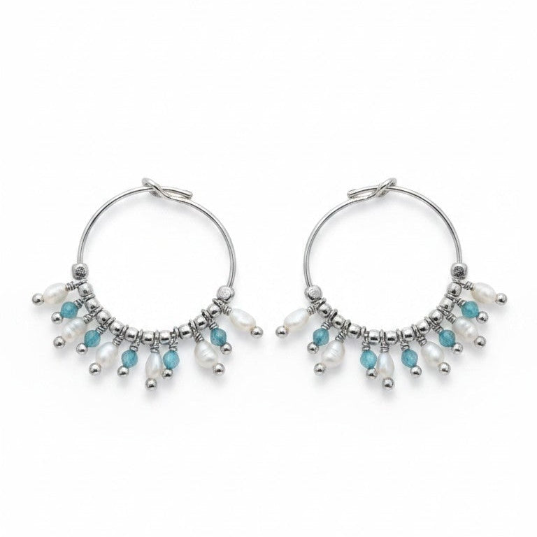 Hoop earrings with pearls and colored beads, in silver and gold