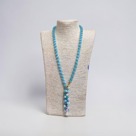 Collana Lunga con Ciondolo a Grappolo in Turchese e Bianco