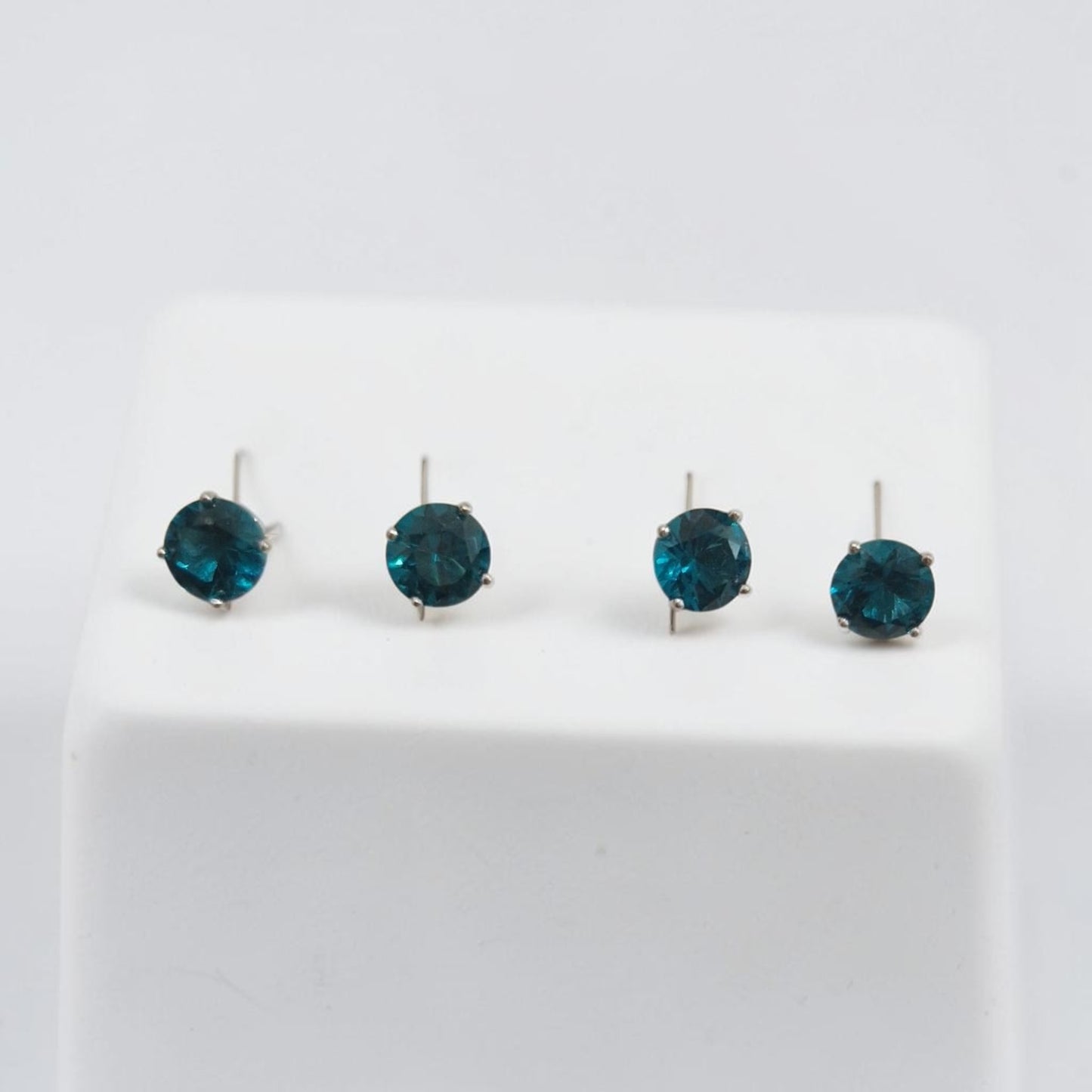 Point Light Earrings - in S925 Silver and WHITE Zirconia