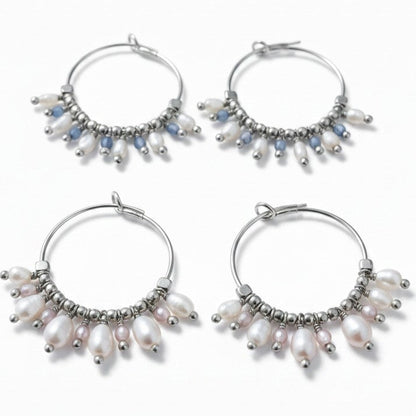Hoop earrings with pearls and colored beads, in silver and gold