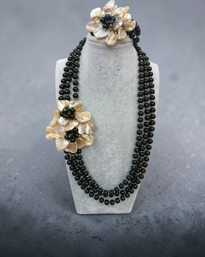 SET Collana Maxi Fiore con Onice Nero e Conchiglia