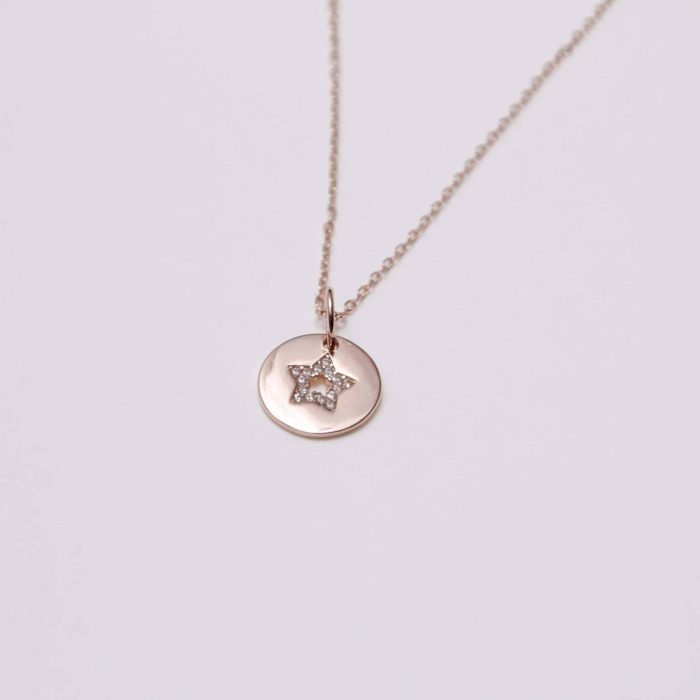 Heart Shaped Necklaces: Elegance and Sentiment in Every Detail